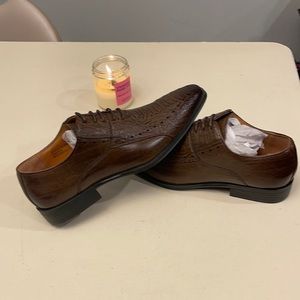 Brand new brown dressy shoes